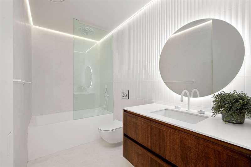 Tile Trims in Bright Chrome